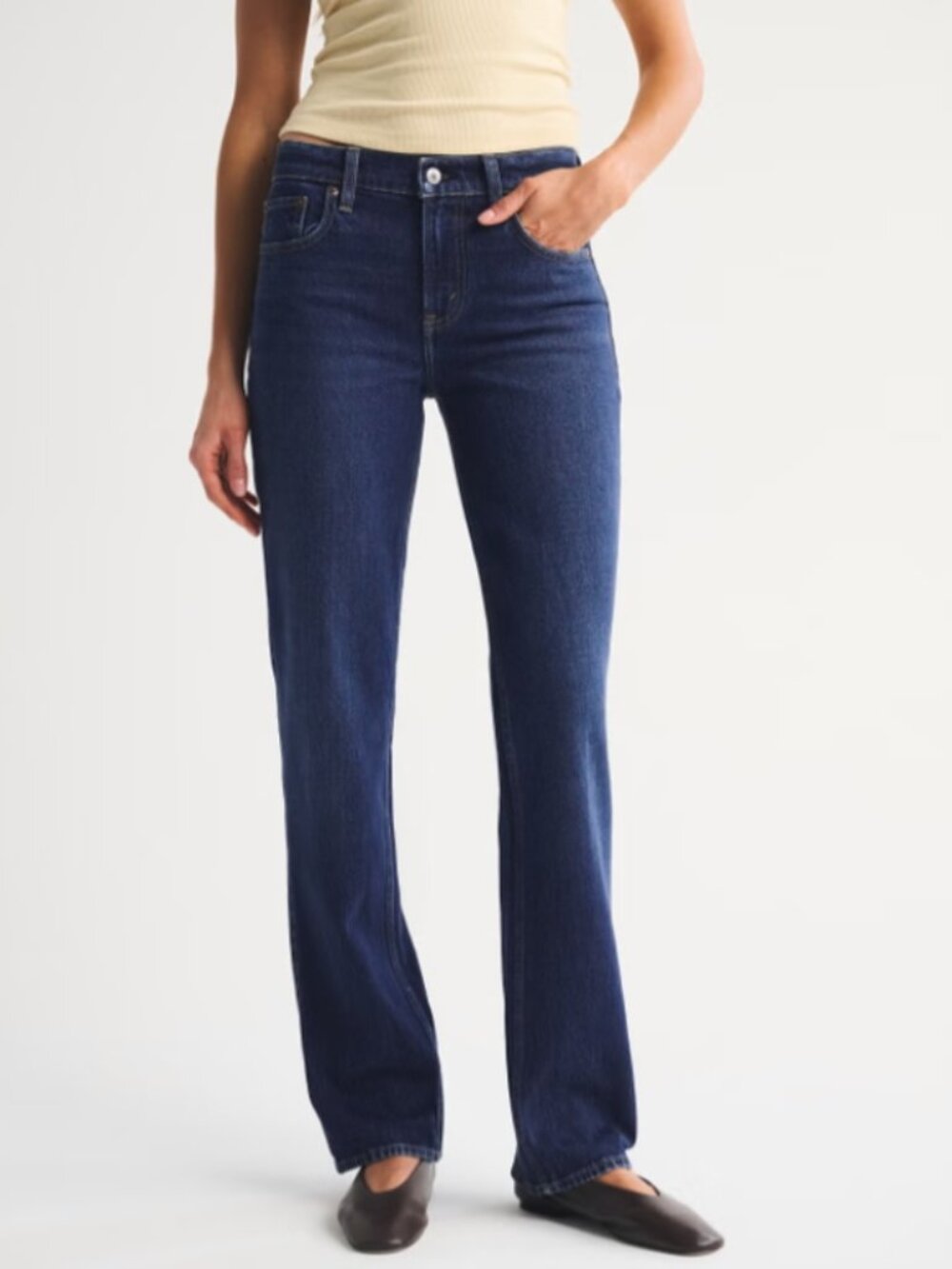 NEW WITH TAGS Abercrombie mid rise - the 90s straight sz 26 - 2R Curve Love